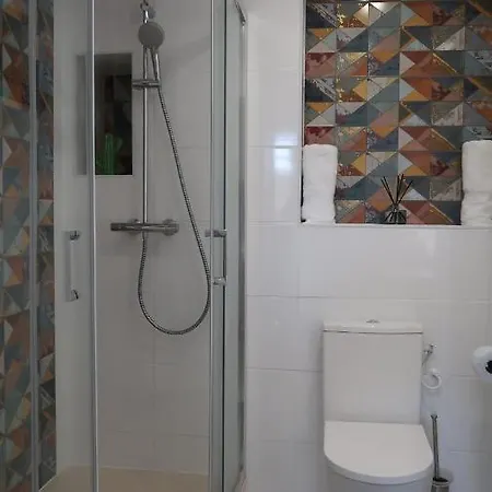 Matisse In Centre Near W/ Balcony, Ac Apartment *